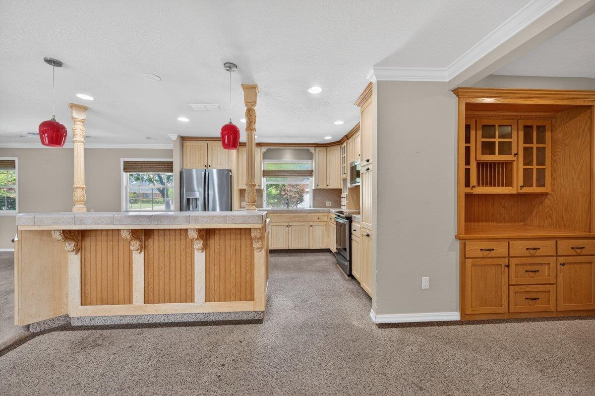 3291 E Los Altos Ave, Fresno, CA 93710