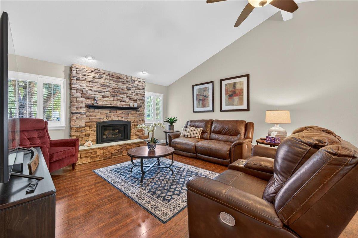 3132 W Alluvial Ave, Fresno, CA 93711