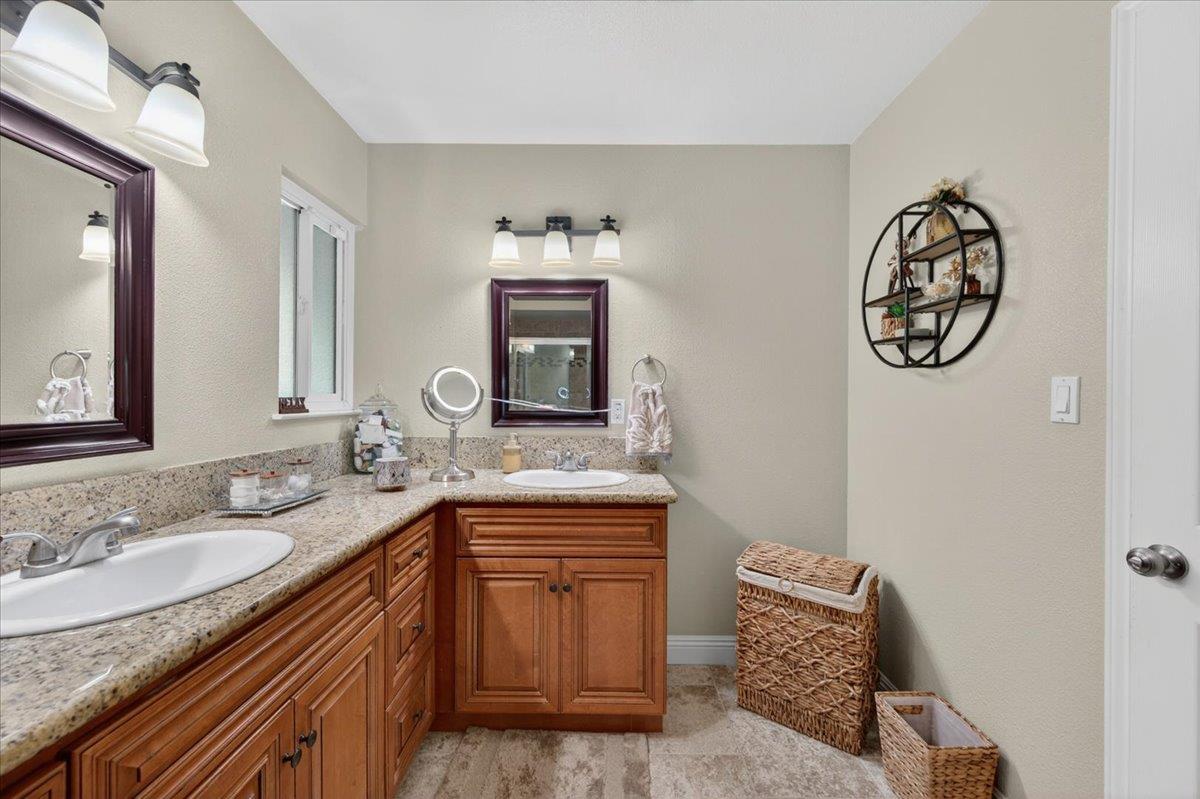 3132 W Alluvial Ave, Fresno, CA 93711