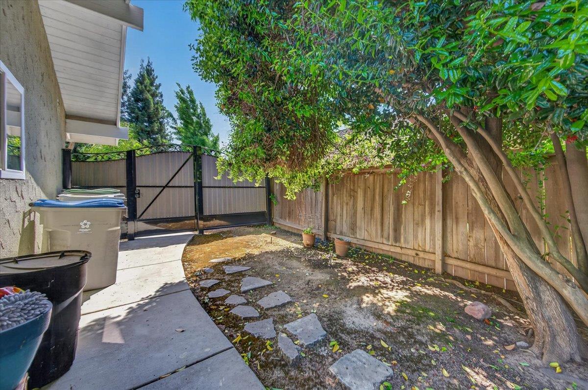 3132 W Alluvial Ave, Fresno, CA 93711