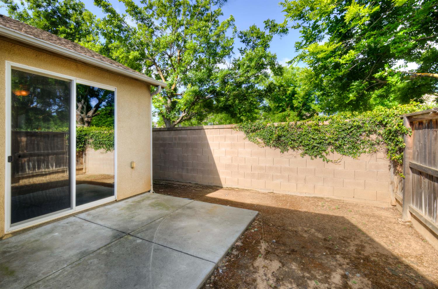 5691 N Crabapple Dr, Fresno, CA 93711