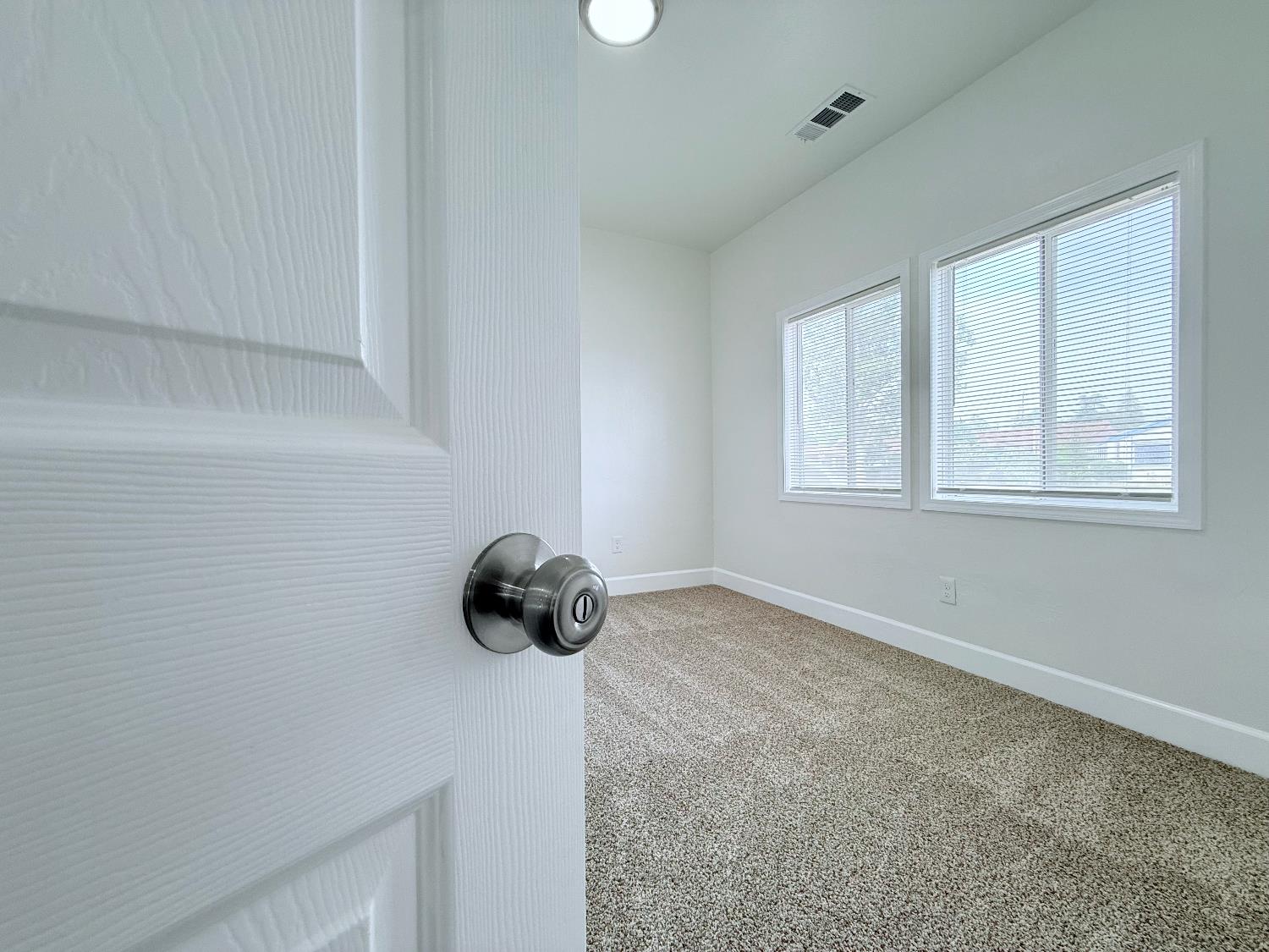 242 Fresno St, Fresno, CA 93706