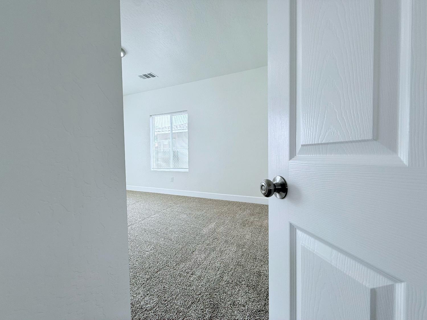 242 Fresno St, Fresno, CA 93706