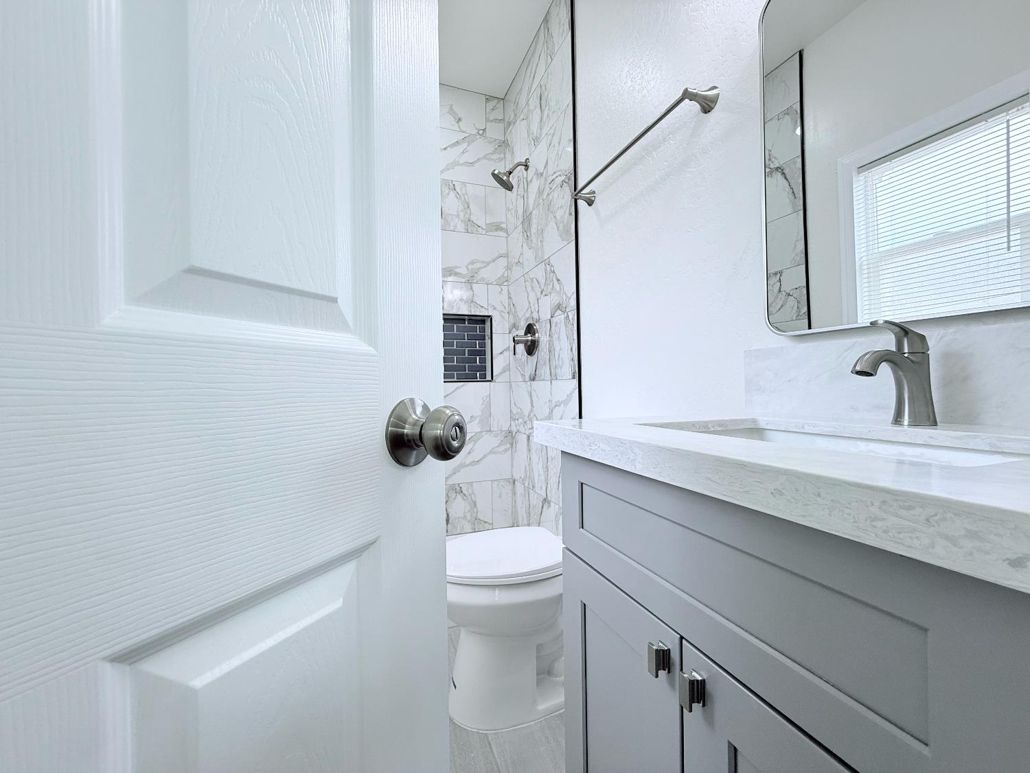 242 Fresno St, Fresno, CA 93706