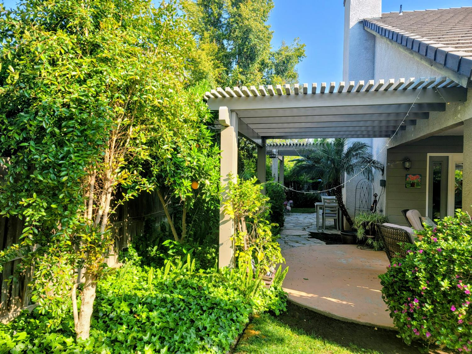 2827 E Shea, Fresno, CA 93720