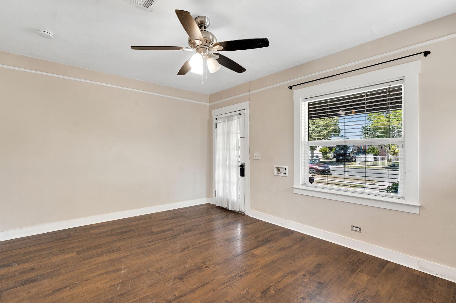 4338 E Grant Ave, Fresno, CA 93702