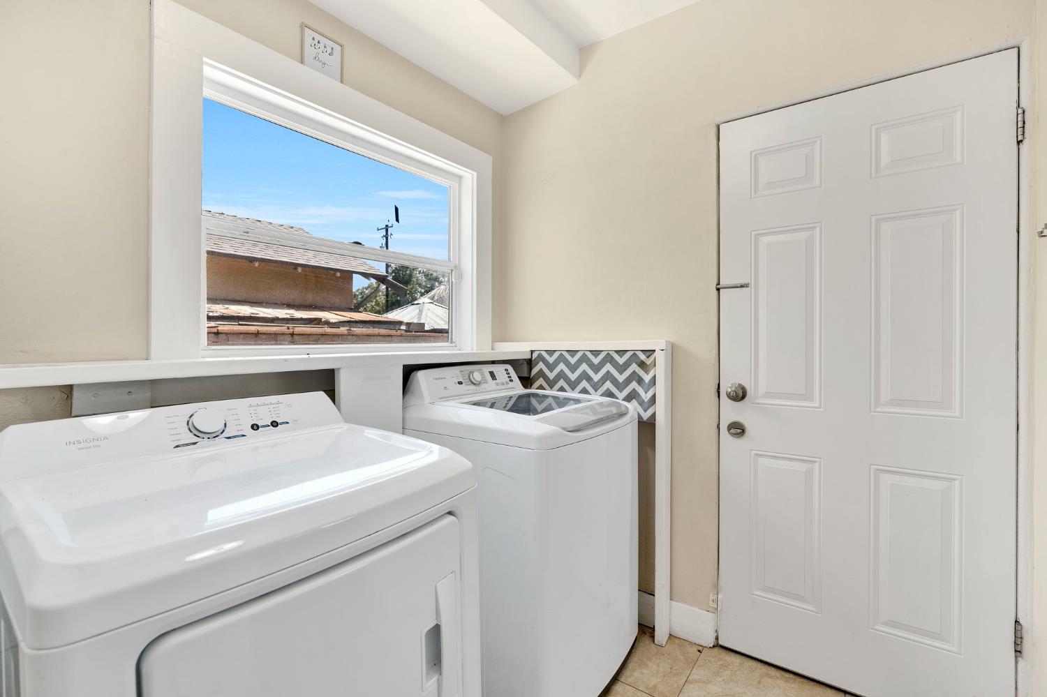 4338 E Grant Ave, Fresno, CA 93702