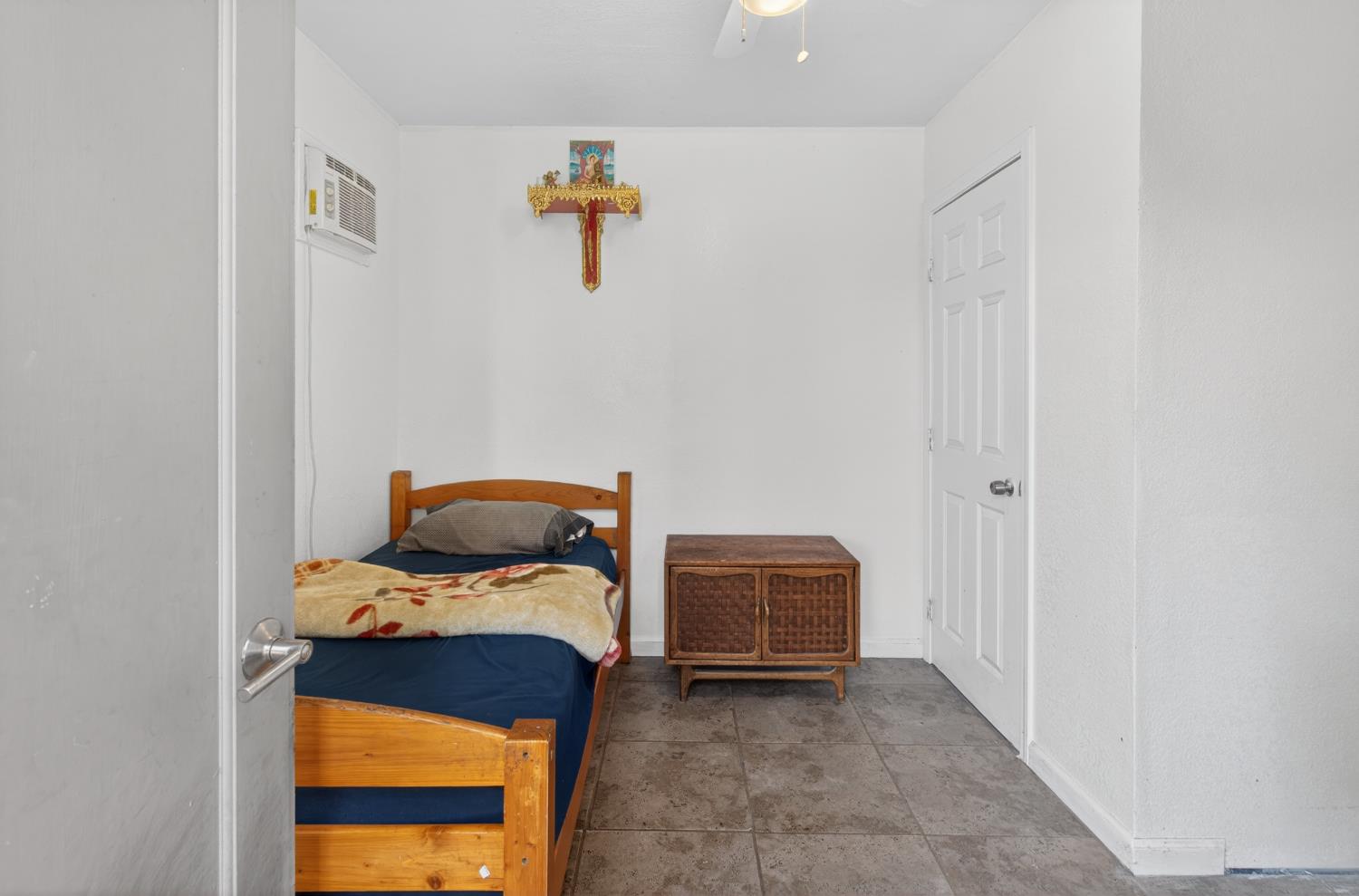 1923 S Fairway, Fresno, CA 93727