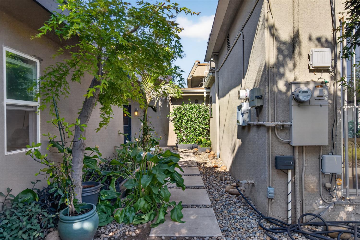 1923 S Fairway, Fresno, CA 93727