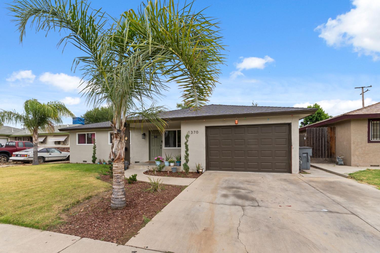1370 N Willow Ave, Fresno, CA 93727