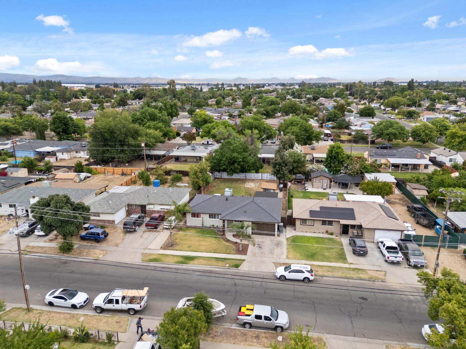 1370 N Willow Ave, Fresno, CA 93727