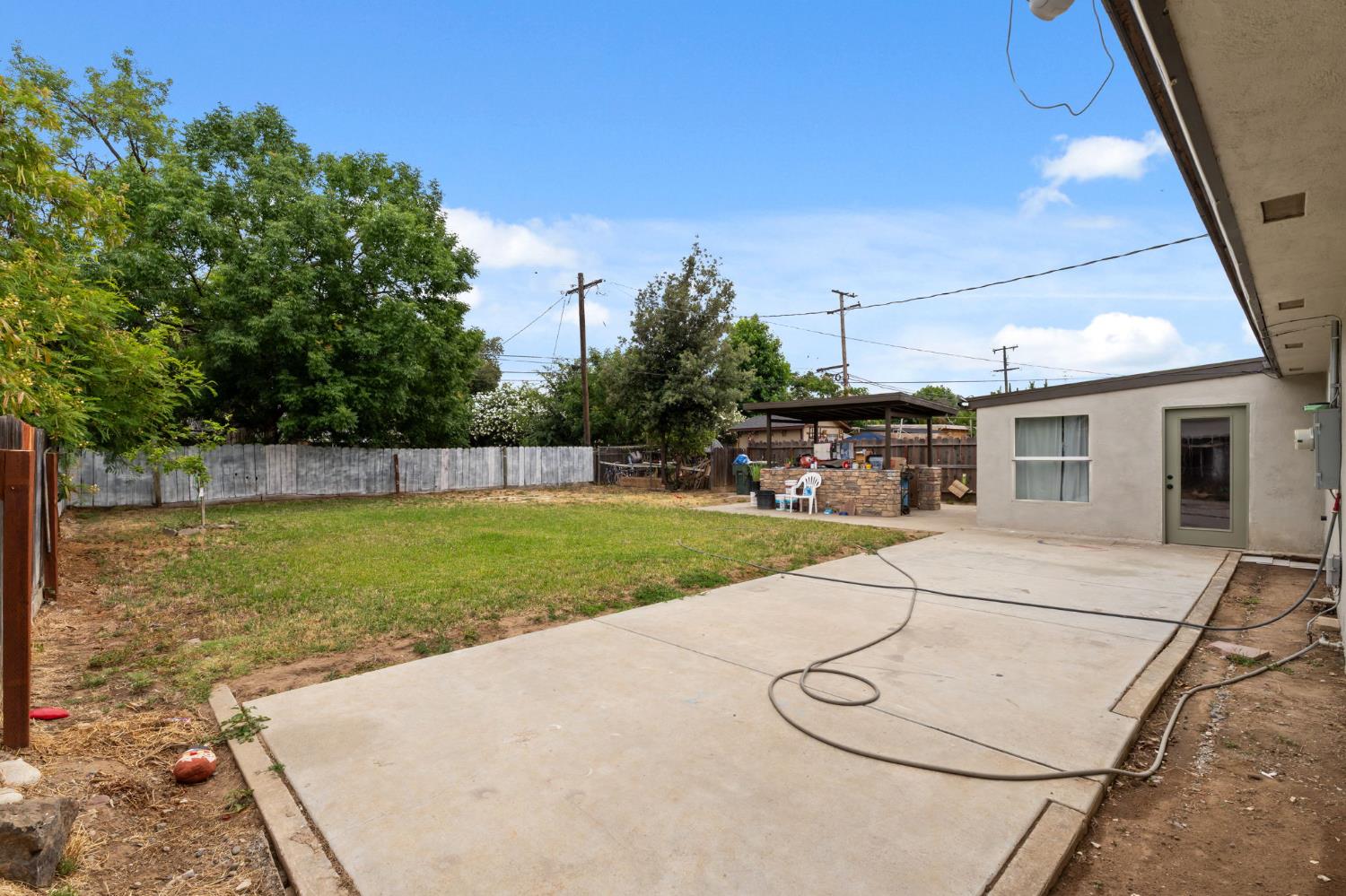 1370 N Willow Ave, Fresno, CA 93727