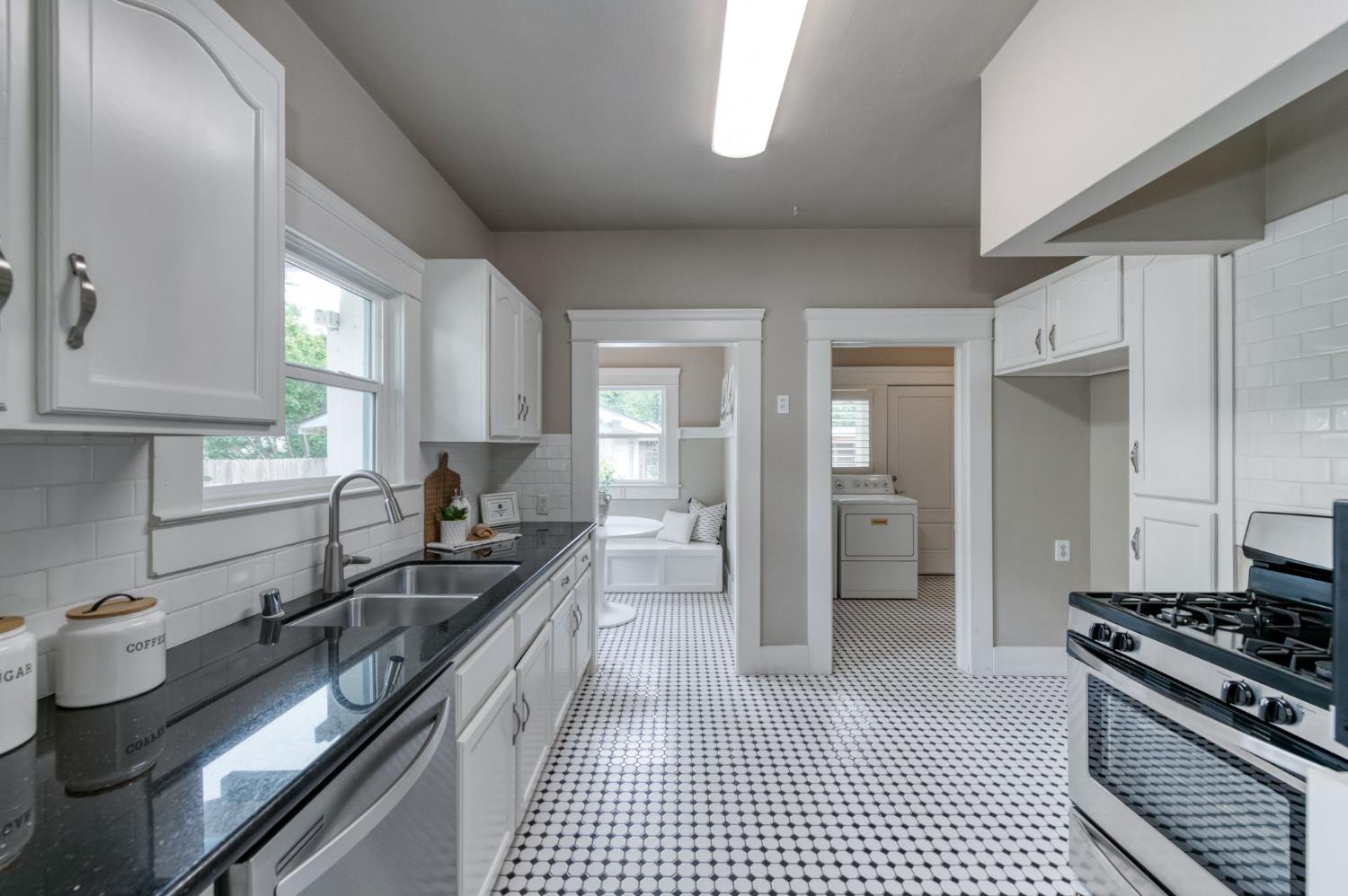 636 E Yale Ave, Fresno, CA 93704