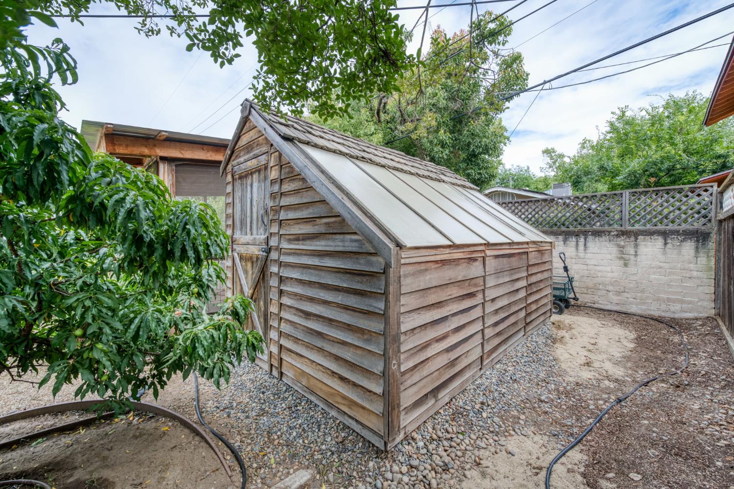 636 E Yale Ave, Fresno, CA 93704