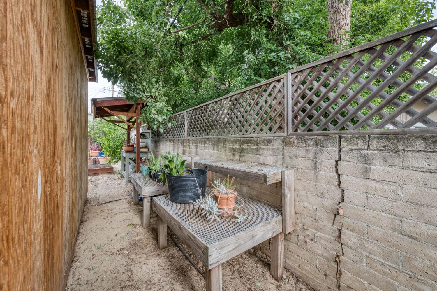 636 E Yale Ave, Fresno, CA 93704