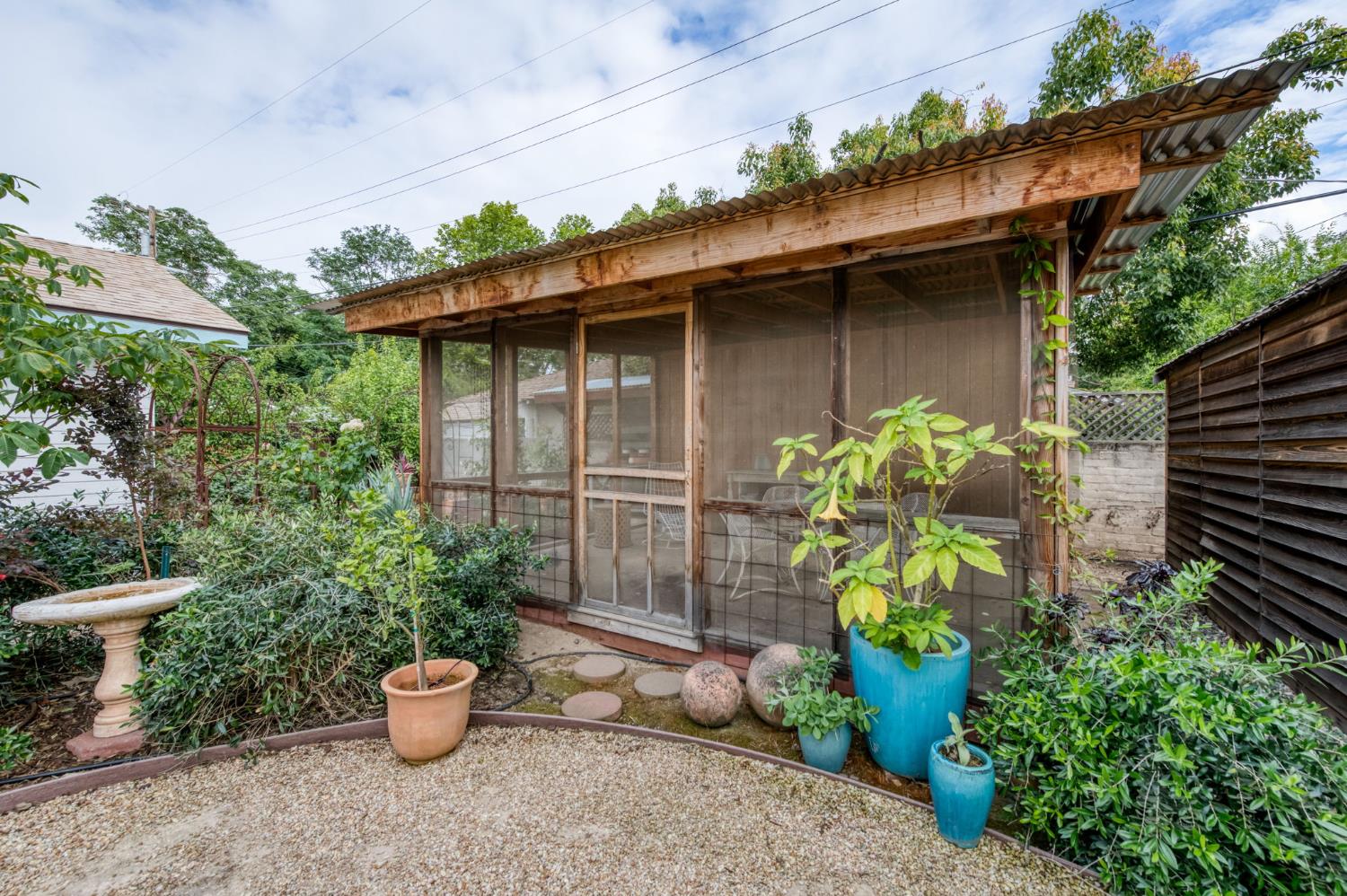 636 E Yale Ave, Fresno, CA 93704