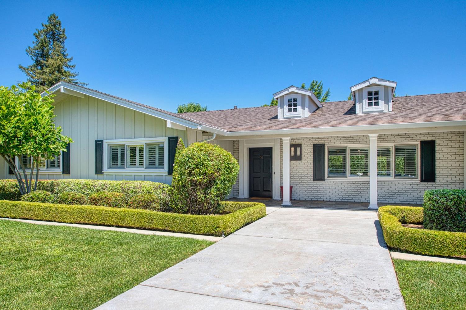 2530 W Dovewood Ln, Fresno, CA 93711