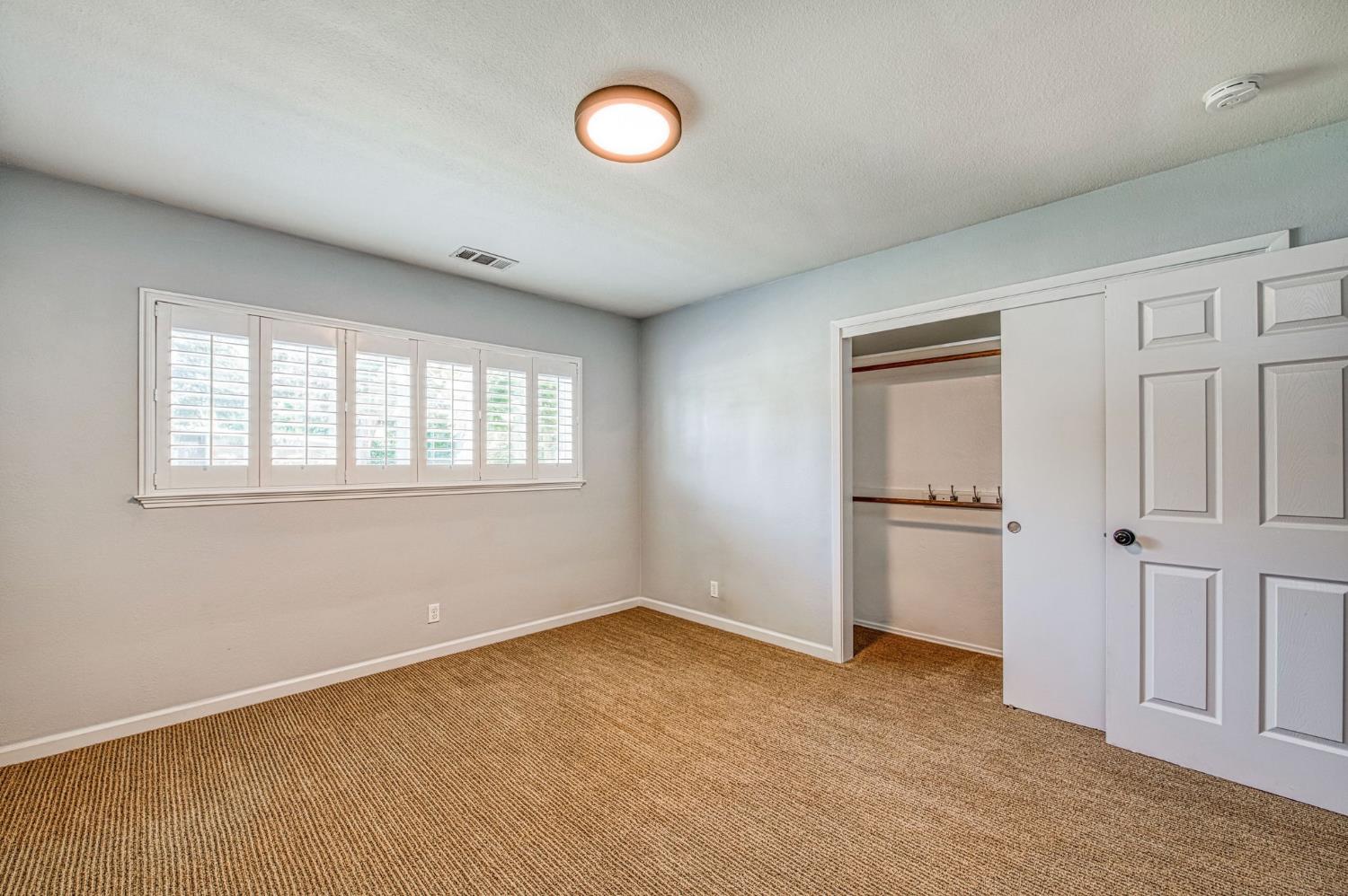 2530 W Dovewood Ln, Fresno, CA 93711