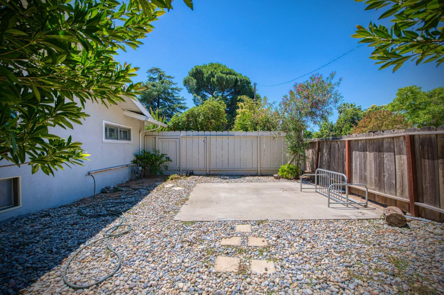 2530 W Dovewood Ln, Fresno, CA 93711