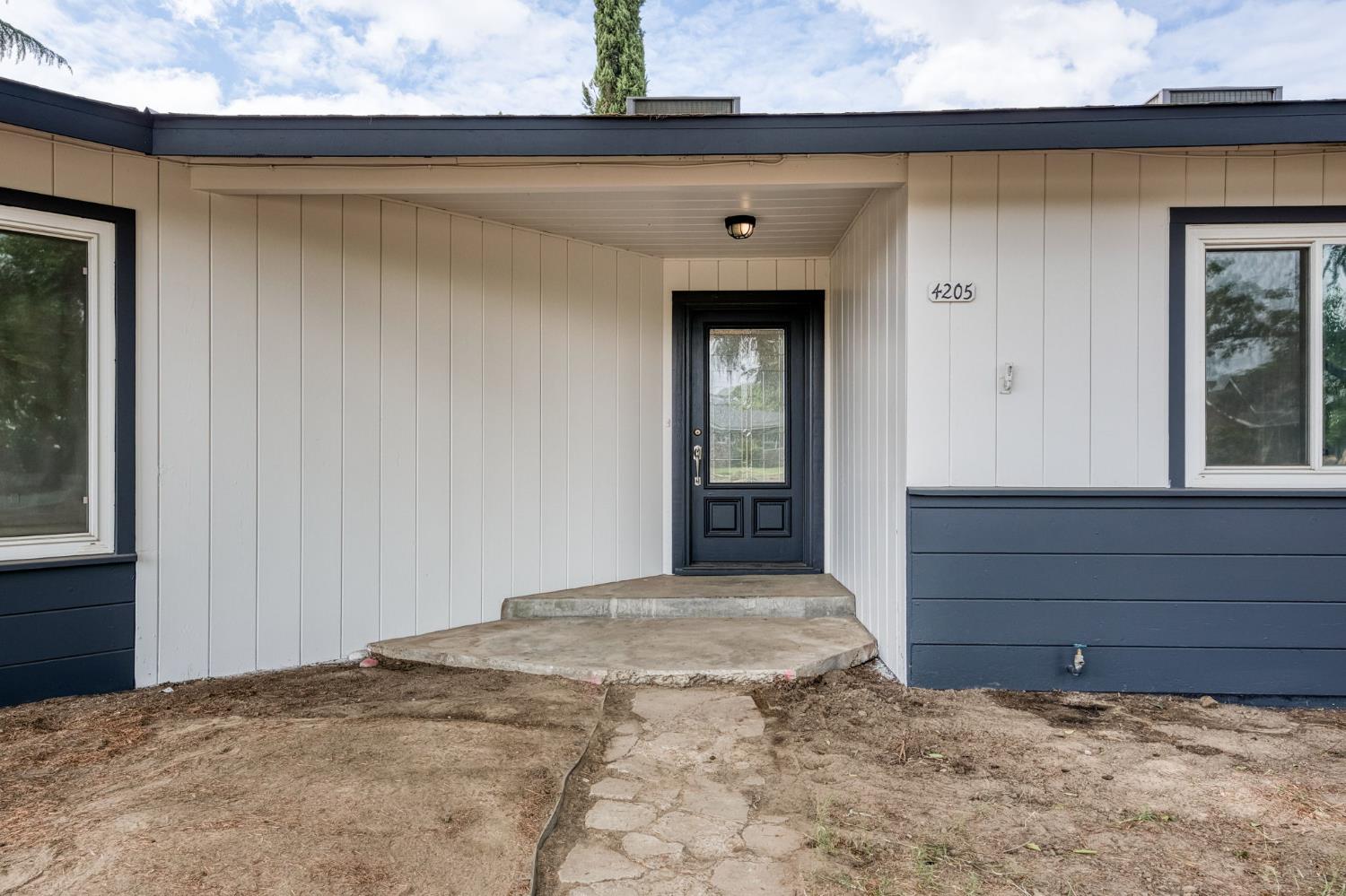 4205 Ralph Ln N, Fresno, CA 93727