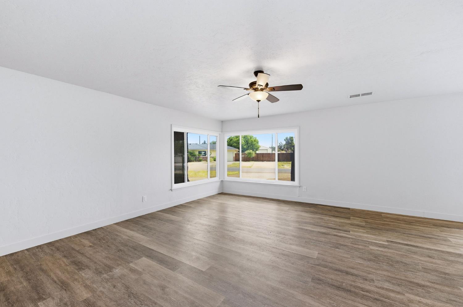 4205 Ralph Ln N, Fresno, CA 93727