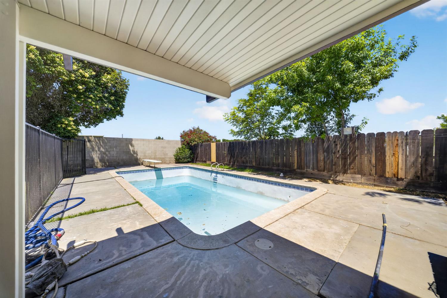 3245 E Gettysburg Ave, Fresno, CA 93726
