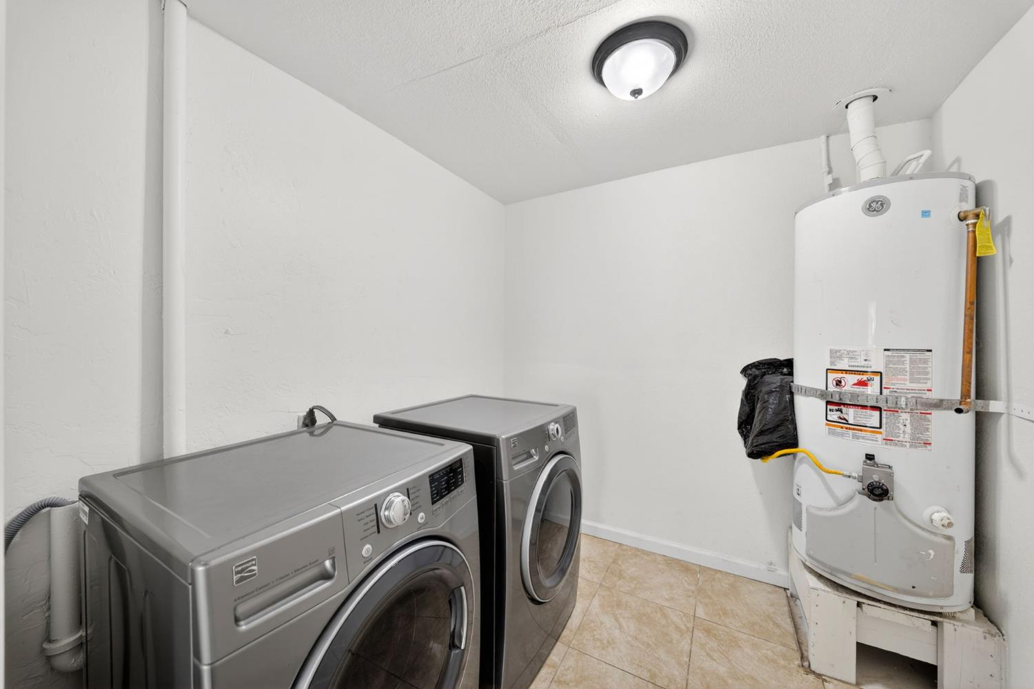 3245 E Gettysburg Ave, Fresno, CA 93726
