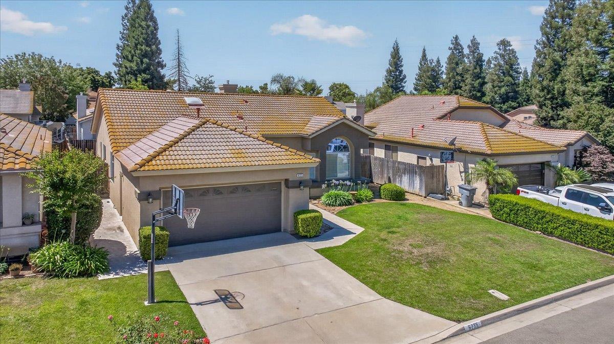 6235 W Chennault Ave, Fresno, CA 93722
