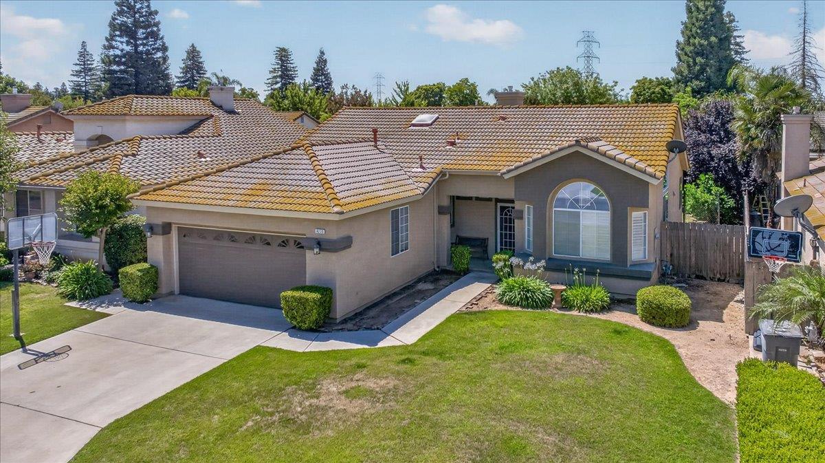6235 W Chennault Ave, Fresno, CA 93722