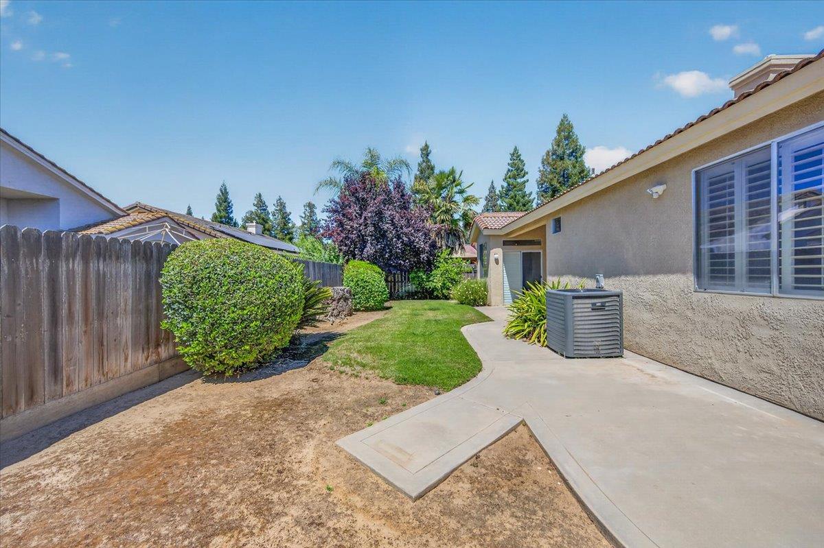 6235 W Chennault Ave, Fresno, CA 93722