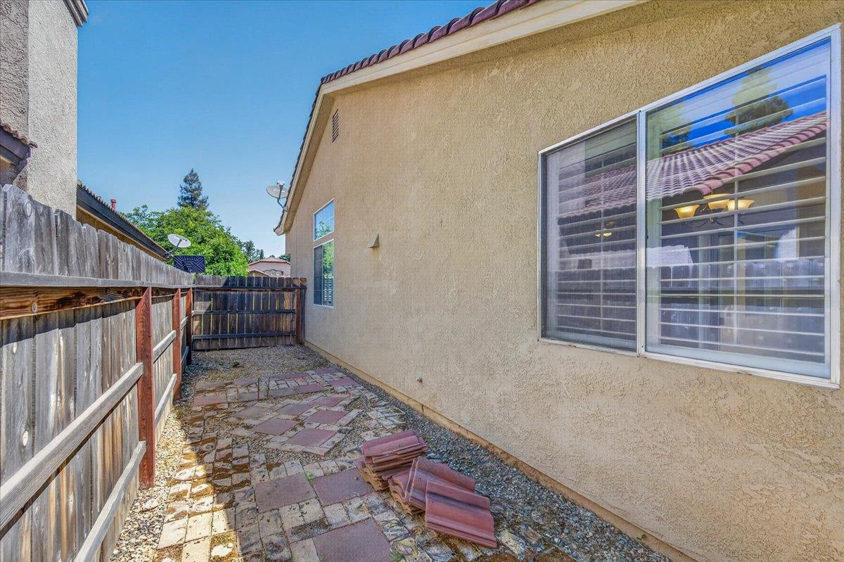 6235 W Chennault Ave, Fresno, CA 93722
