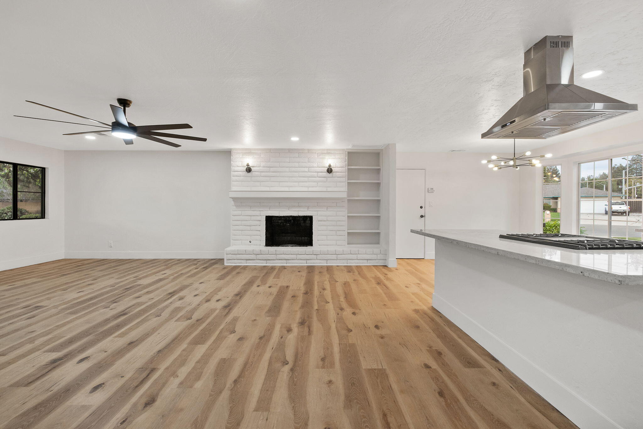 1359 W Millbrae Ave, Fresno, CA 93711