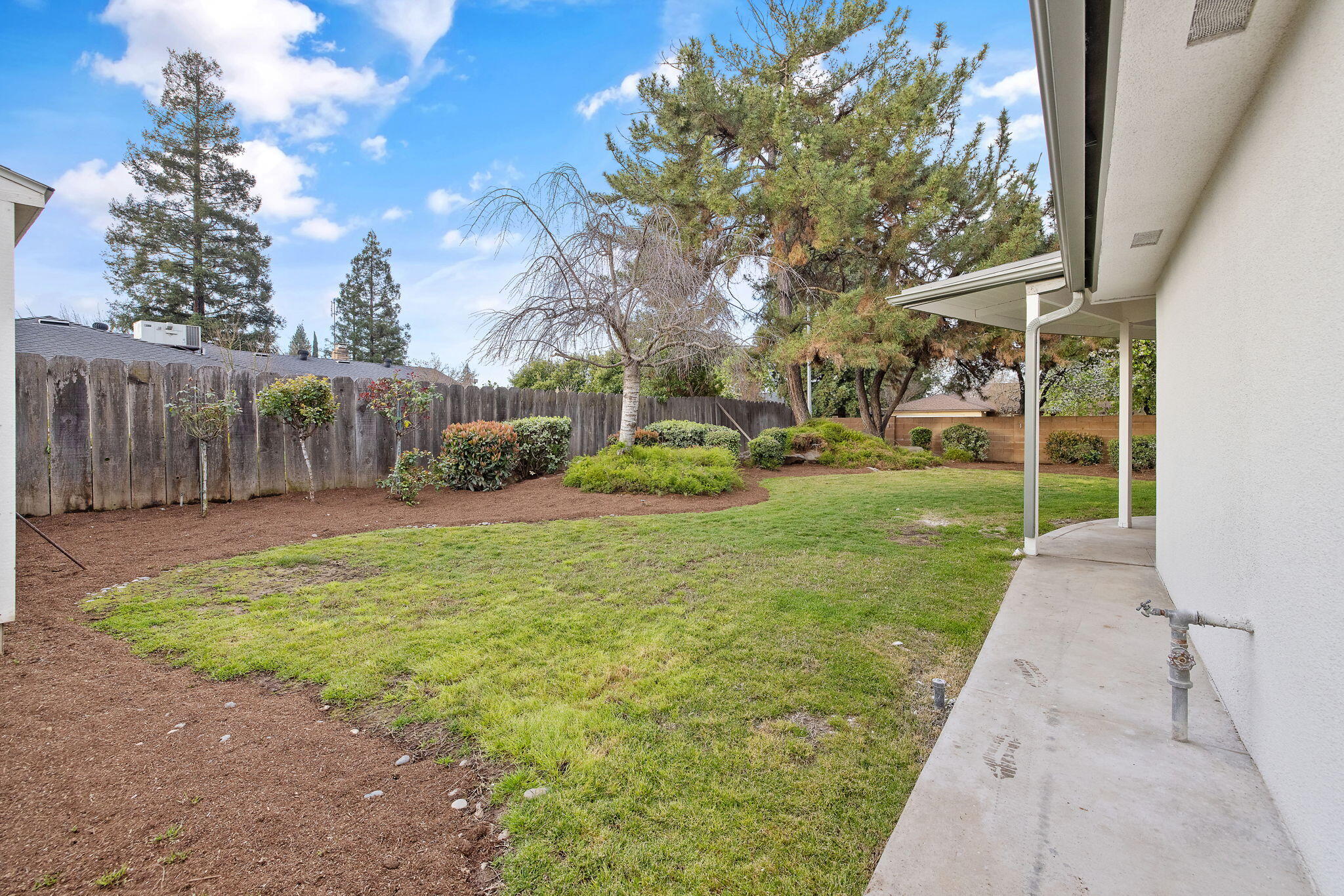 1359 W Millbrae Ave, Fresno, CA 93711